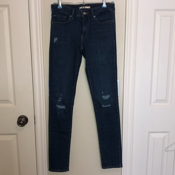 Two pairs of Levi’s Skinny Filiforme jeans. - Picture 5 of 7